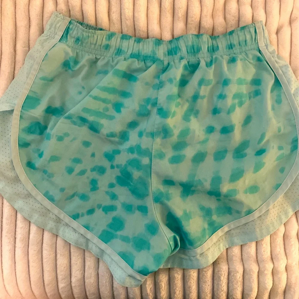 nike shorts - Picture 2 of 3